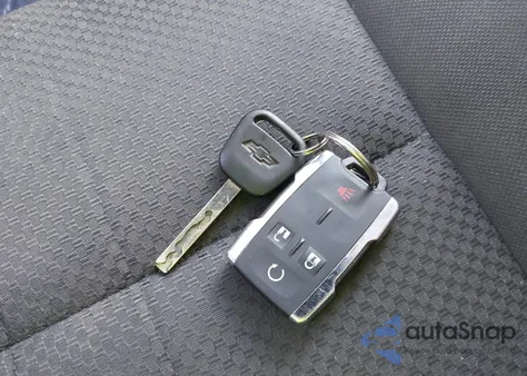 2015 Chevrolet Silverado 1500 1Lt z USA, uszkodzony, nr VIN 1GCRCREH7FZ164027